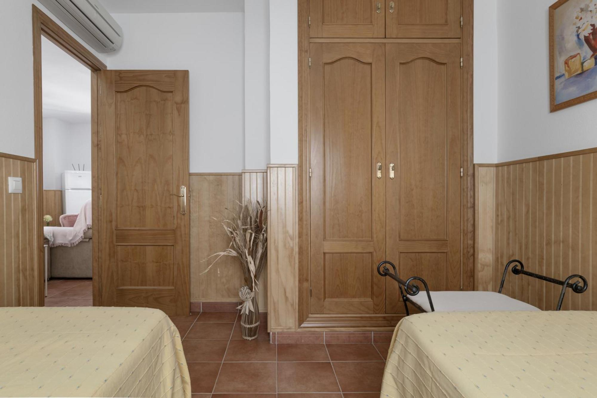 Frank - Solo Familias Apartament